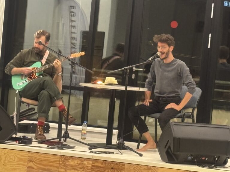 Egyetemzene a kollégiumban – Csaknekedkislány